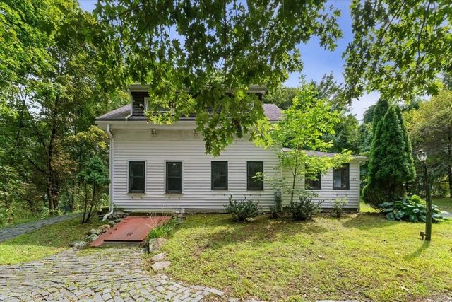 229 Bent St, Franklin, MA 02038
