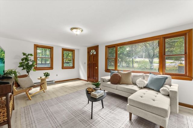 229 Bent St, Franklin, MA 02038
