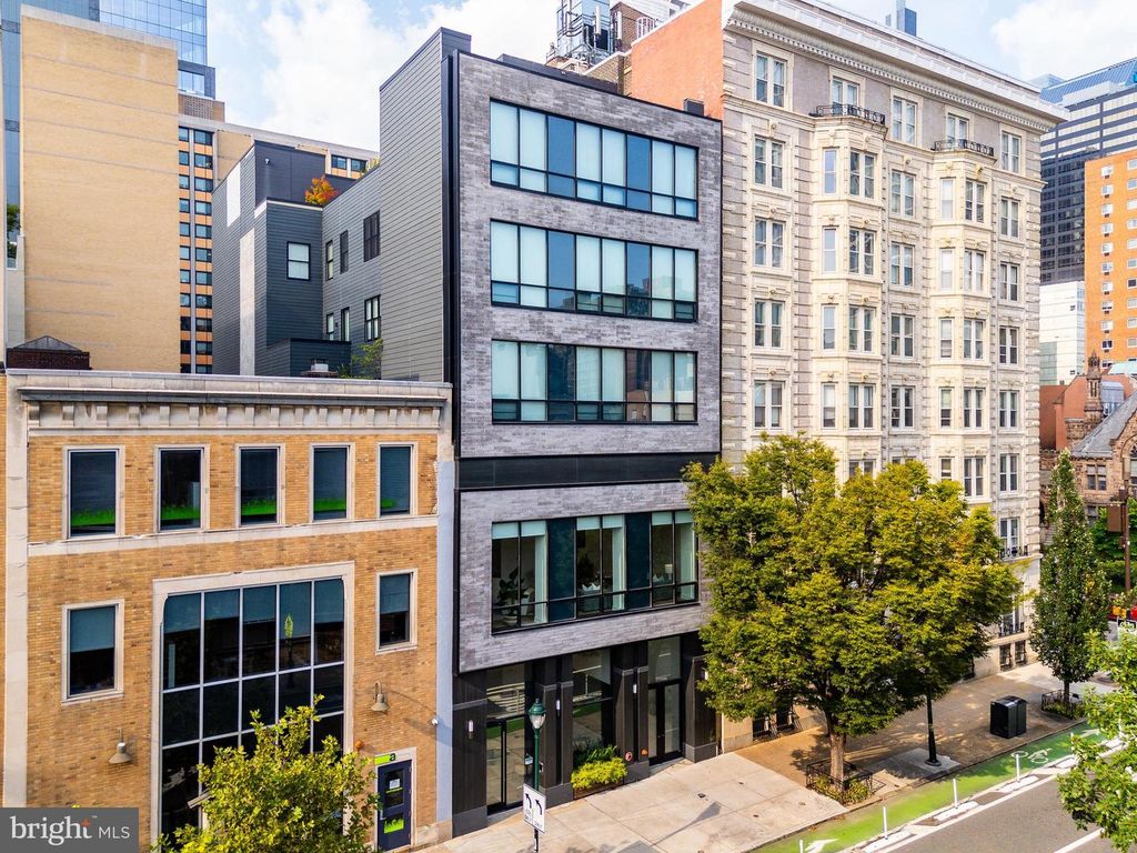 2207 CHESTNUT ST #2, Philadelphia, PA 19103