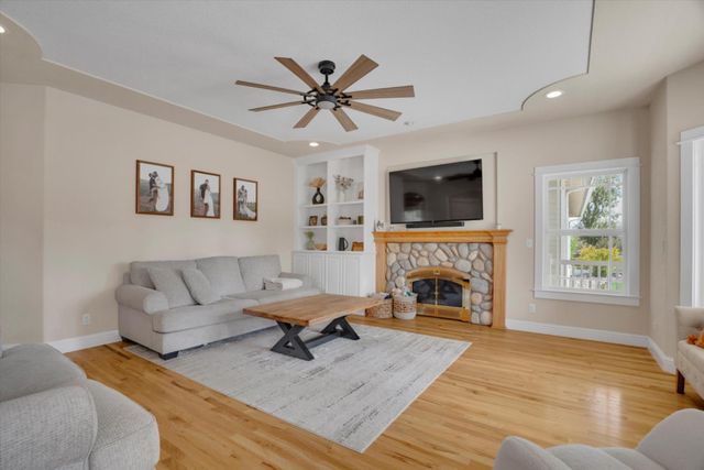 30999 Grooms Rd, Oakdale, CA 95361