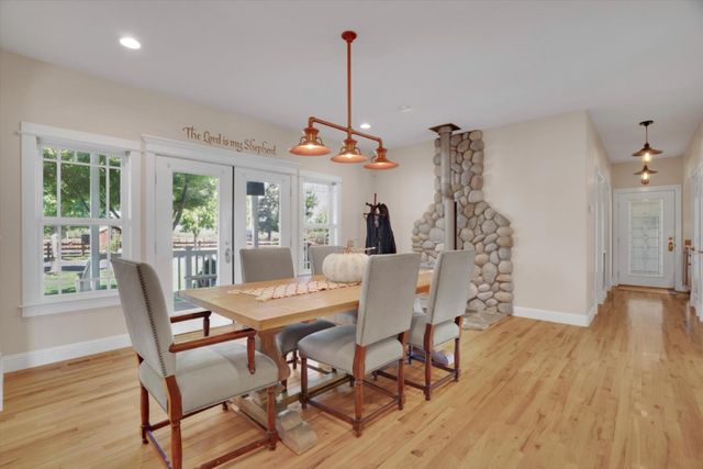 30999 Grooms Rd, Oakdale, CA 95361