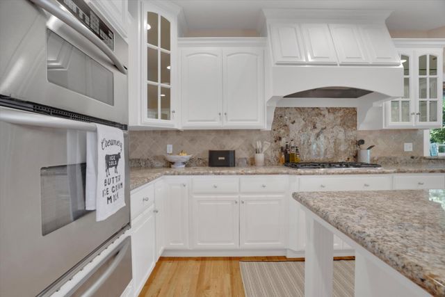 30999 Grooms Rd, Oakdale, CA 95361