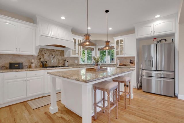 30999 Grooms Rd, Oakdale, CA 95361