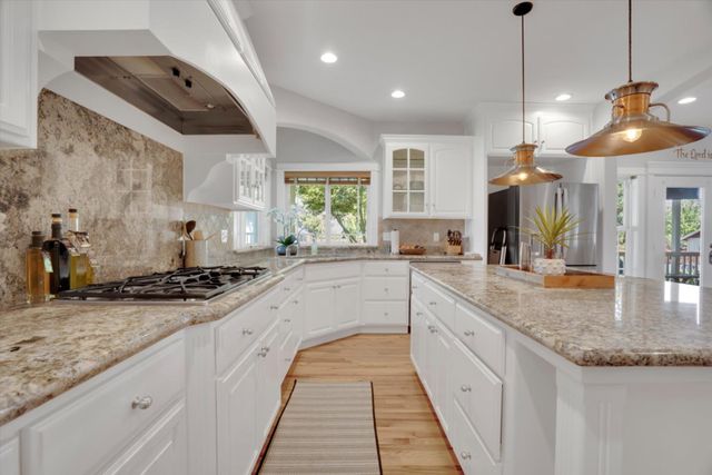 30999 Grooms Rd, Oakdale, CA 95361