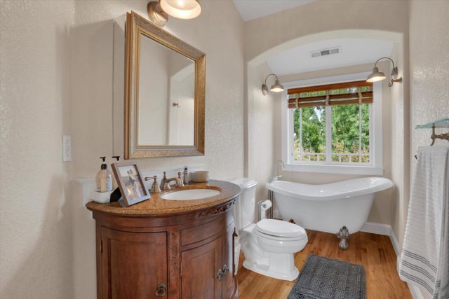 30999 Grooms Rd, Oakdale, CA 95361