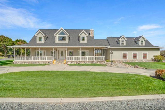 30999 Grooms Rd, Oakdale, CA 95361