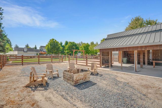 30999 Grooms Rd, Oakdale, CA 95361