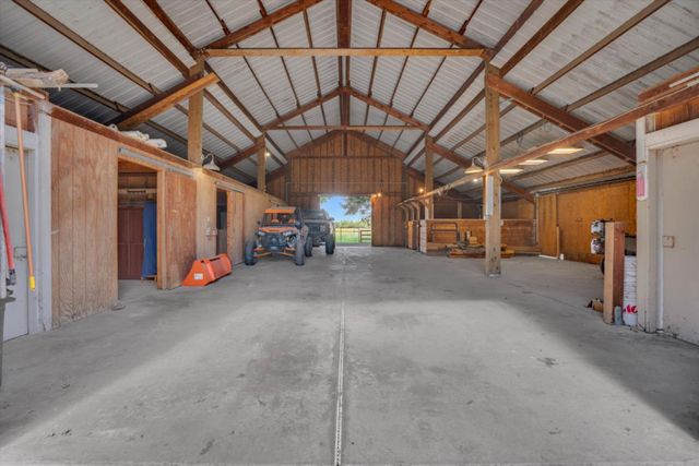 30999 Grooms Rd, Oakdale, CA 95361