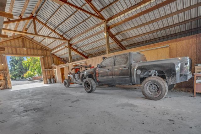 30999 Grooms Rd, Oakdale, CA 95361