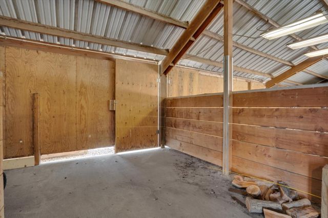 30999 Grooms Rd, Oakdale, CA 95361