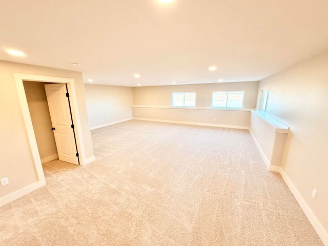 2207 S Chateau Ct, Wichita, KS 67207
