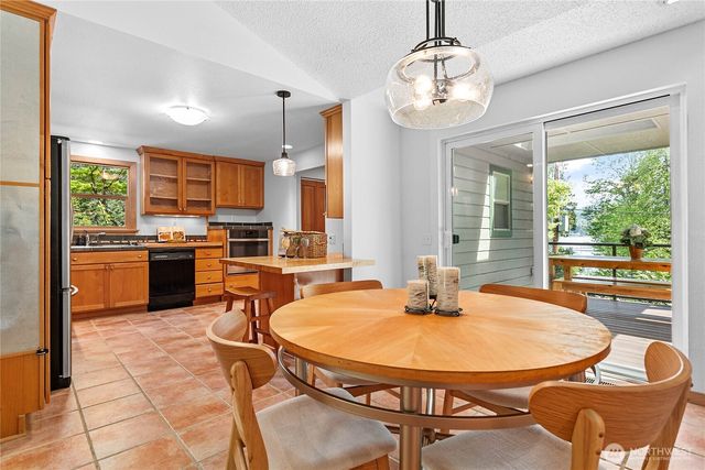 1536 Glen Cove Lane, Bellingham, WA 98229