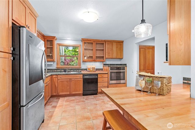 1536 Glen Cove Lane, Bellingham, WA 98229