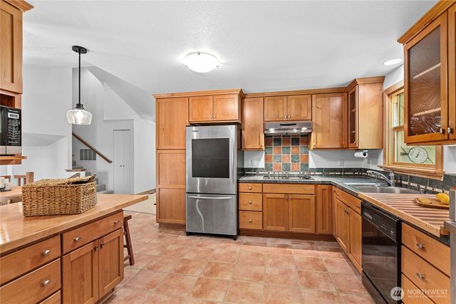 1536 Glen Cove Lane, Bellingham, WA 98229