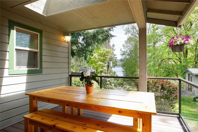 1536 Glen Cove Lane, Bellingham, WA 98229