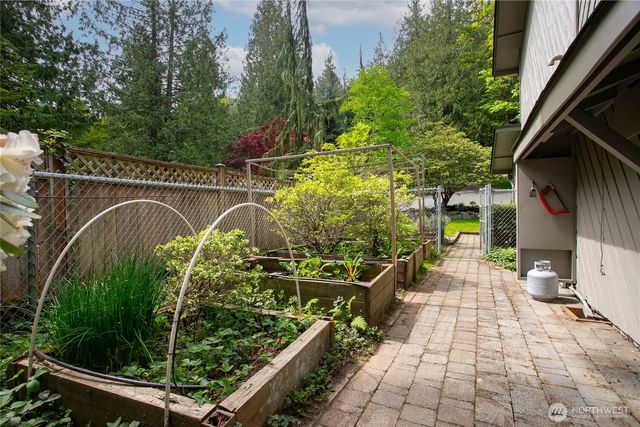 1536 Glen Cove Lane, Bellingham, WA 98229