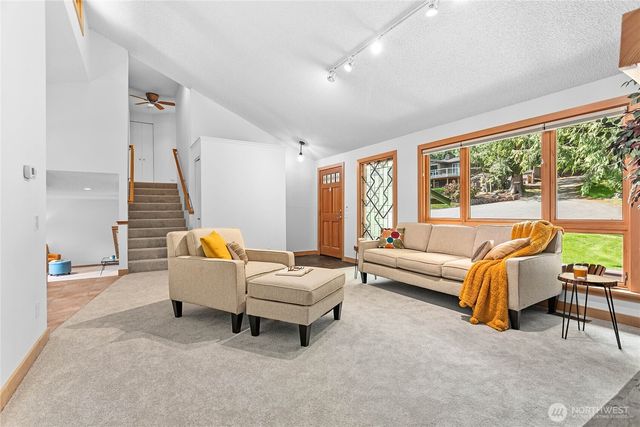 1536 Glen Cove Lane, Bellingham, WA 98229