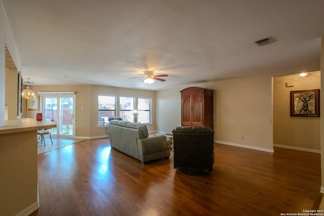 3315 Doagie, San Antonio, TX 78247