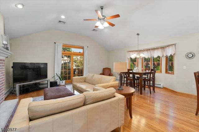 40 2nd Ave, Garwood Boro, NJ 07027