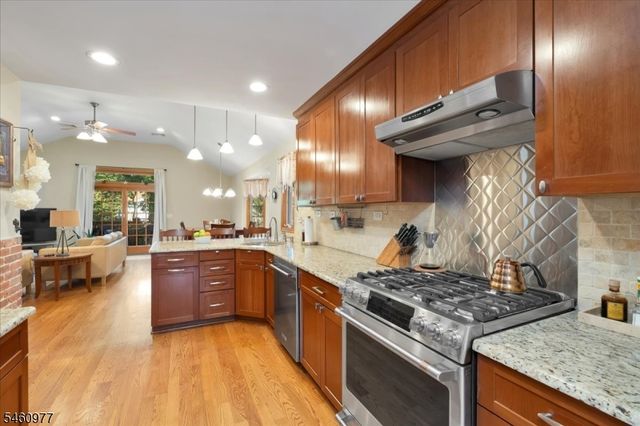 40 2nd Ave, Garwood Boro, NJ 07027