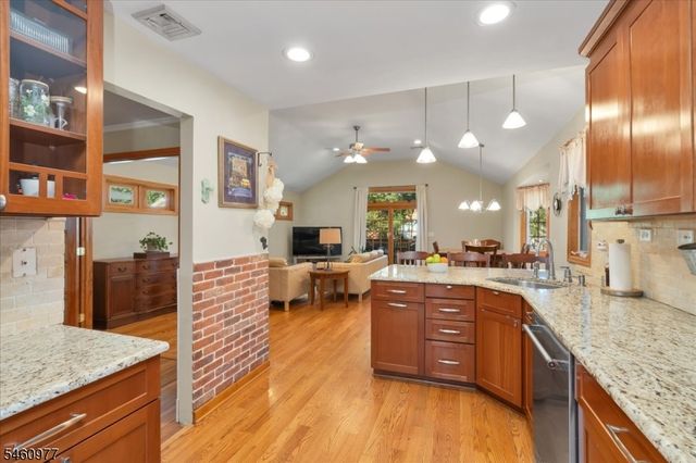 40 2nd Ave, Garwood Boro, NJ 07027