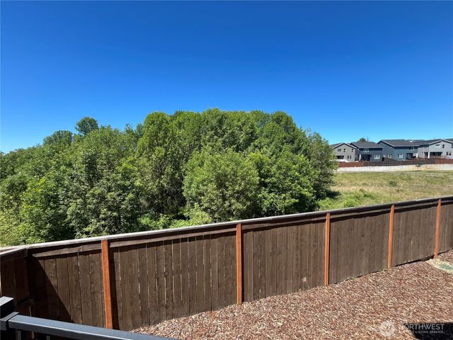 922 NW 175th Way, Ridgefield, WA 98642