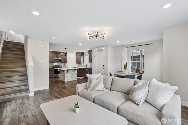 922 NW 175th Way, Ridgefield, WA 98642