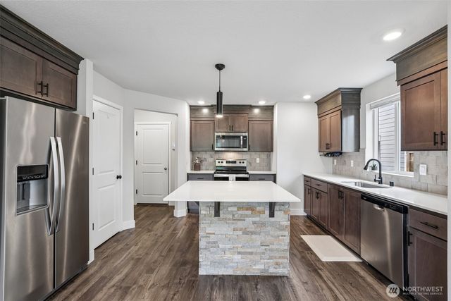 922 NW 175th Way, Ridgefield, WA 98642