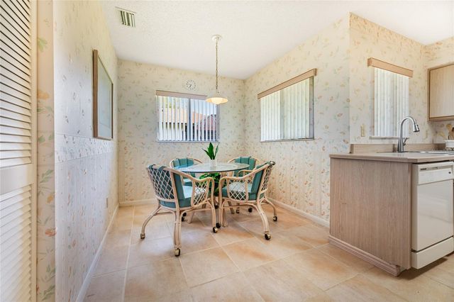 21 WEDGEWOOD LANE, Palm Coast, FL 32164