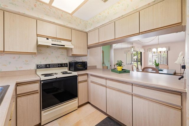21 WEDGEWOOD LANE, Palm Coast, FL 32164