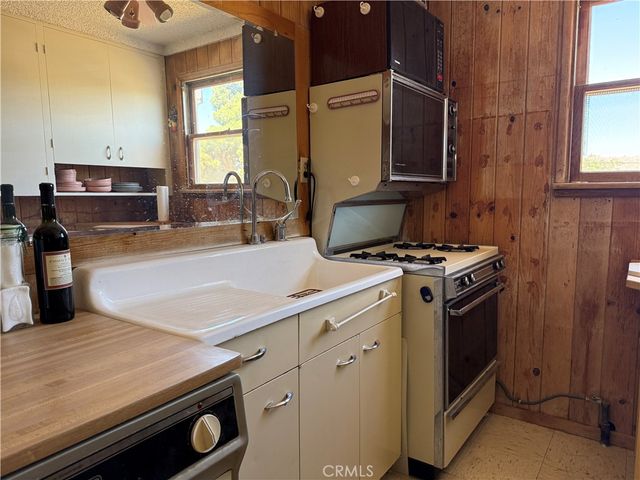 7844 Hopi Trail, Yucca Valley, CA 92284