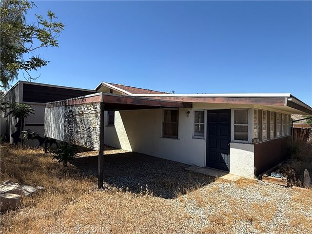 7844 Hopi Trail, Yucca Valley, CA 92284