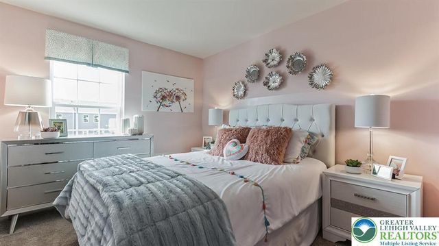 1242 Susan Circle, Upper Macungie Twp, PA 18031