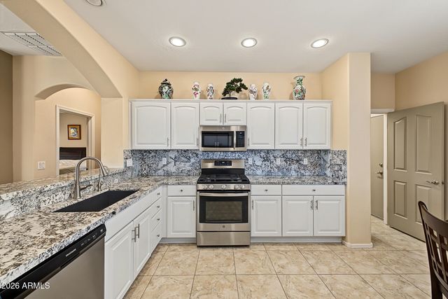 24826 S SEDONA Drive, Sun Lakes, AZ 85248