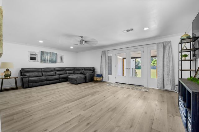 707 S Texas St, Deridder, LA 70634