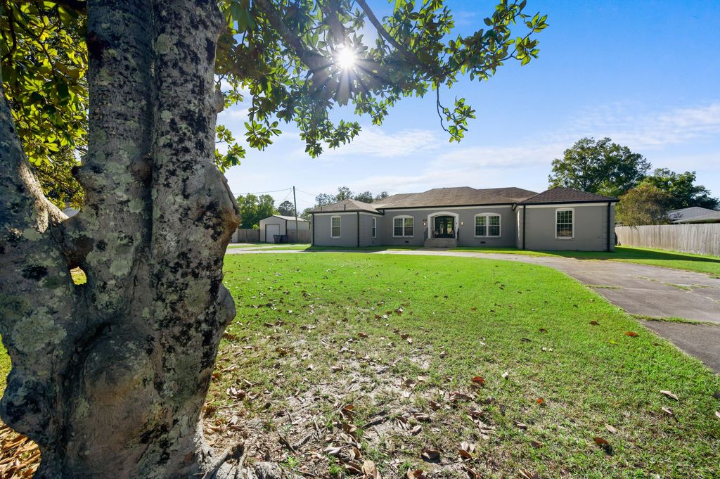 707 S Texas St, Deridder, LA 70634