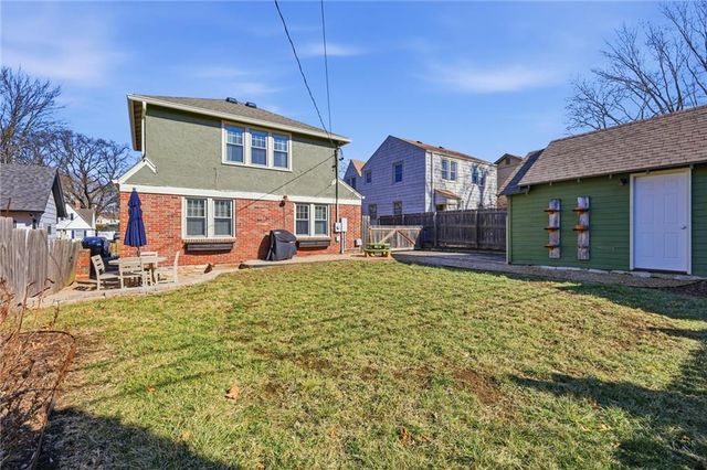 235 E 74th Street, Kansas City, MO 64114