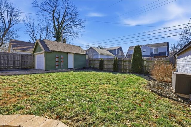 235 E 74th Street, Kansas City, MO 64114