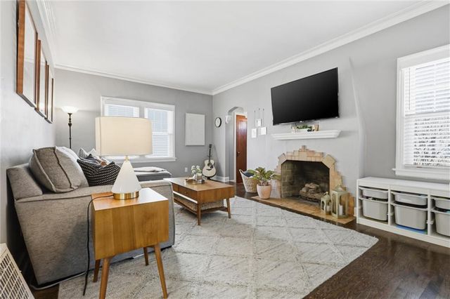 235 E 74th Street, Kansas City, MO 64114