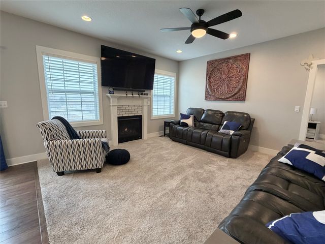 726 E 26th Street N, Newton, IA 50208