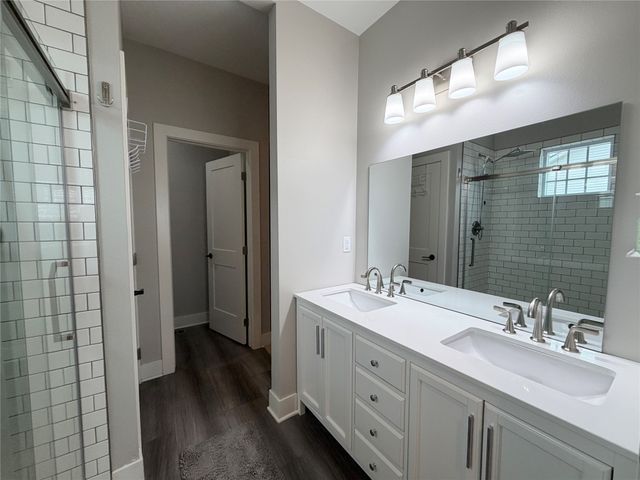 726 E 26th Street N, Newton, IA 50208