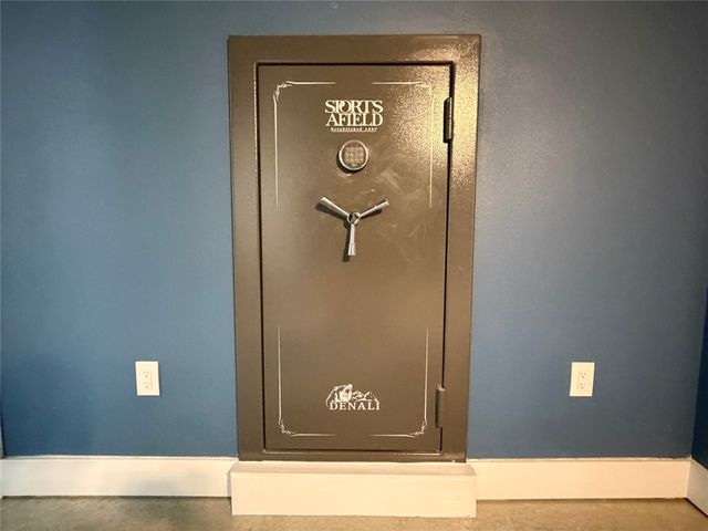 726 E 26th Street N, Newton, IA 50208