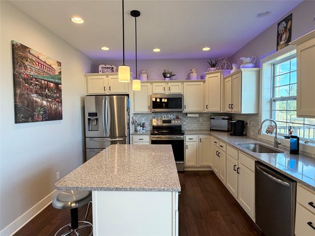 726 E 26th Street N, Newton, IA 50208