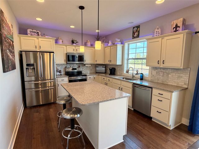 726 E 26th Street N, Newton, IA 50208