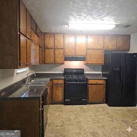5906 Summerglen Lane, College Park, GA 30349