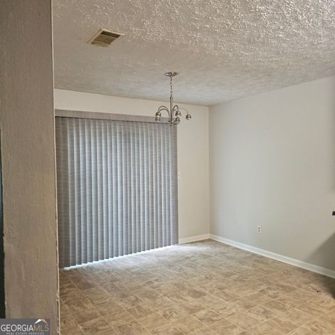 5906 Summerglen Lane, College Park, GA 30349