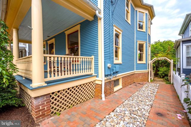 102 DUKE OF GLOUCESTER ST, Annapolis, MD 21401