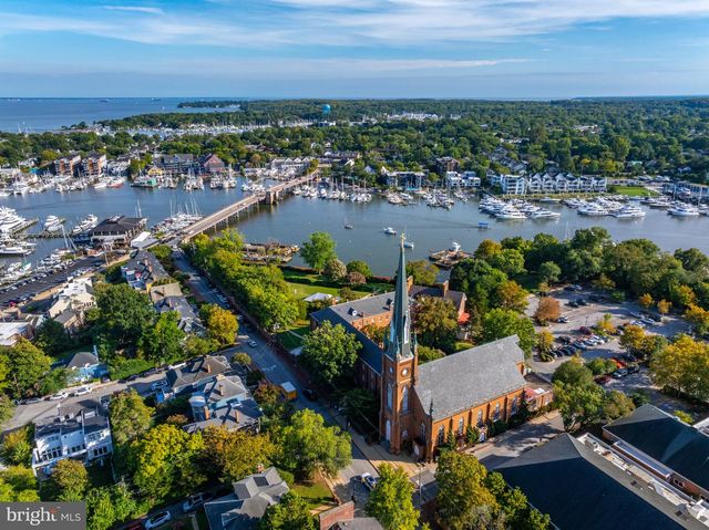 102 DUKE OF GLOUCESTER ST, Annapolis, MD 21401