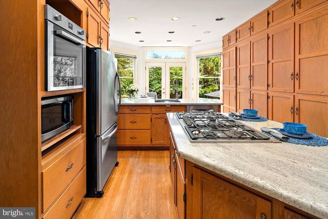 102 DUKE OF GLOUCESTER ST, Annapolis, MD 21401