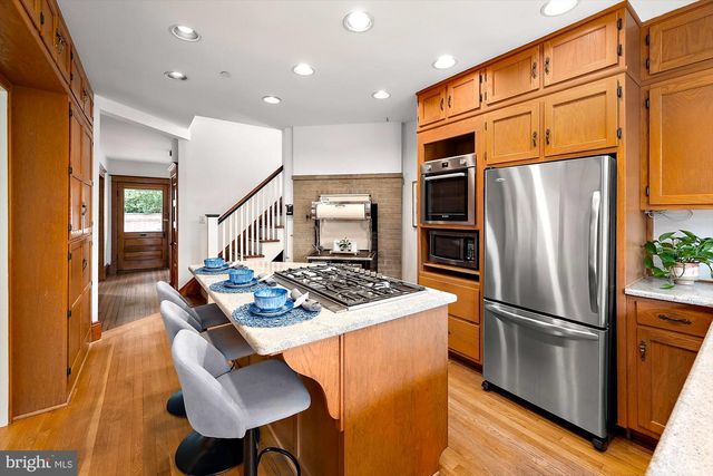102 DUKE OF GLOUCESTER ST, Annapolis, MD 21401